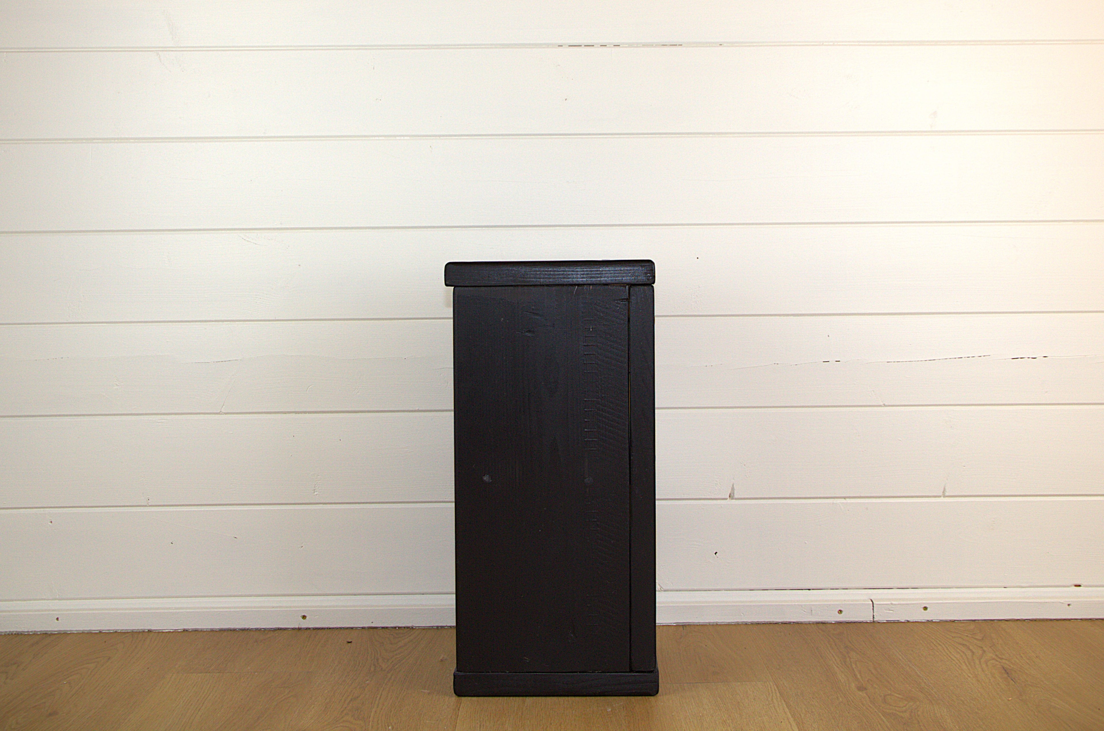 Tower bedside table
